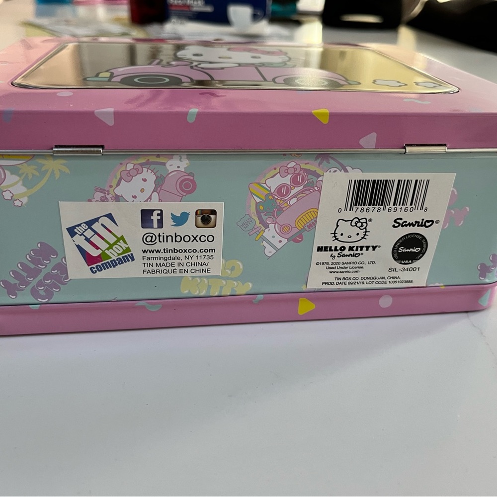 Hello Kitty Lunch Box - Picture 3 of 6
